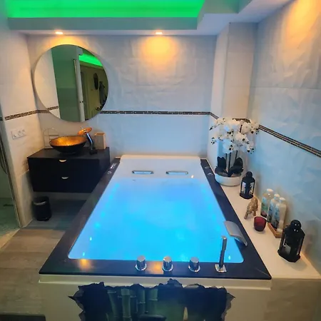Love Room Romantique Avec Jacuzzi 2 Places Perpignan Exterior photo